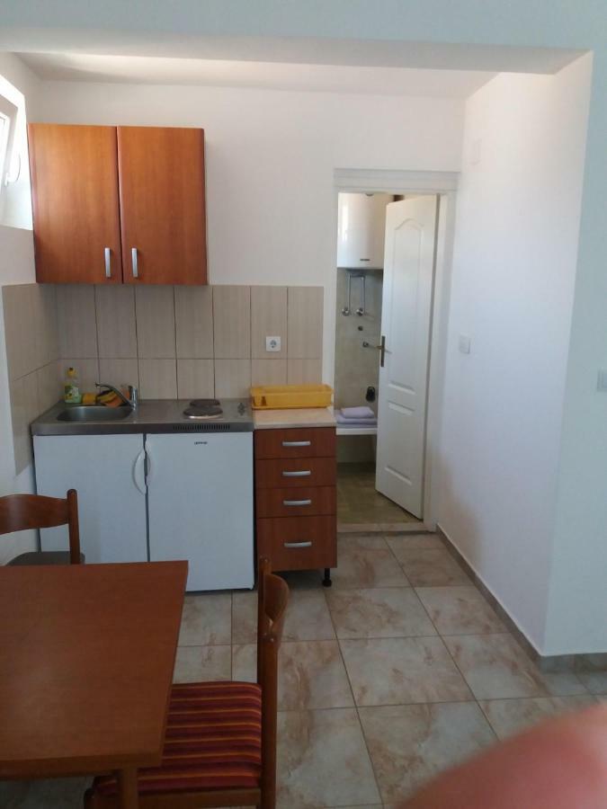 Mona&Mike Apartments Teodo Esterno foto