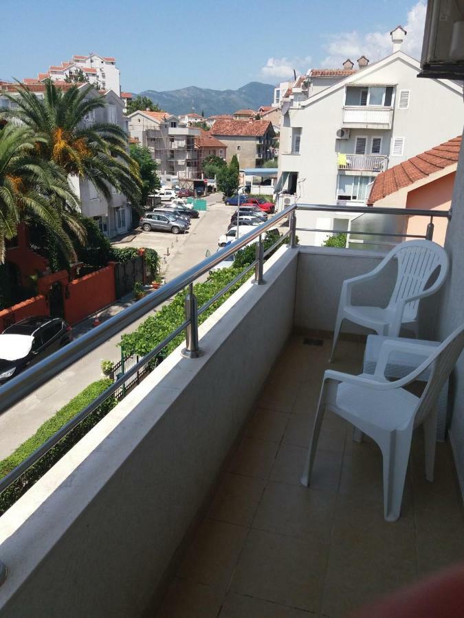 Mona&Mike Apartments Teodo Esterno foto